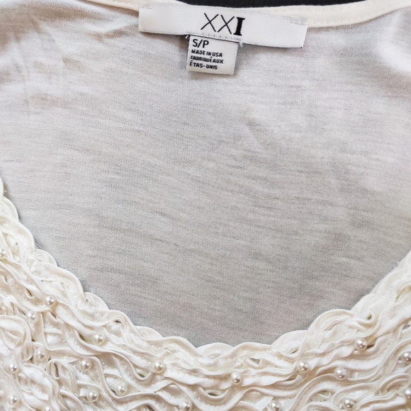 Forever 21 pearl accented short sleeve shirt - Picture 4 of 5